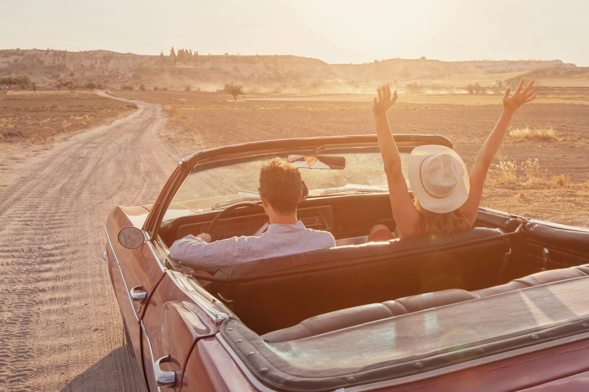 Couple enjoying a drive in Curaçao